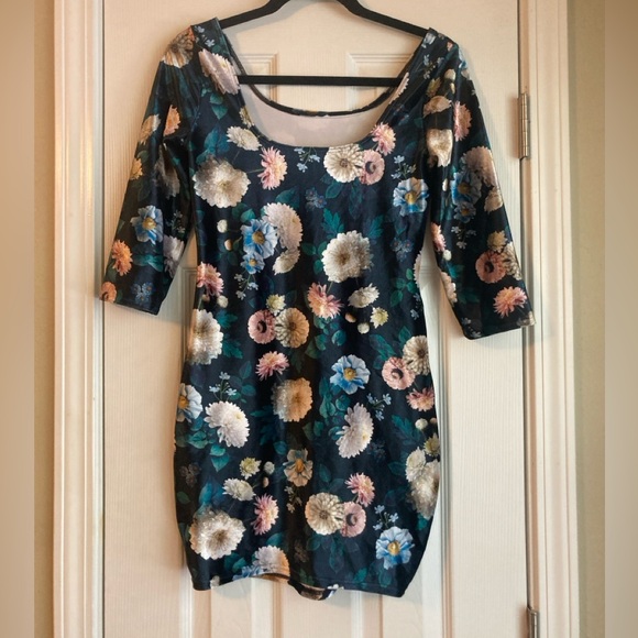 blackmilk clothing NOT MAMA'S GARDEN VELVET DRESS - Picture 4 of 6